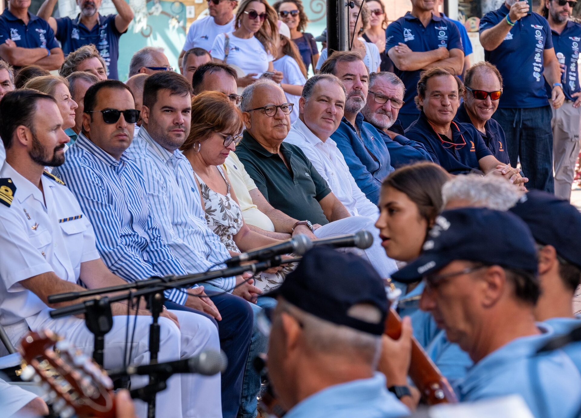 Las autoridades acudieron al acto.