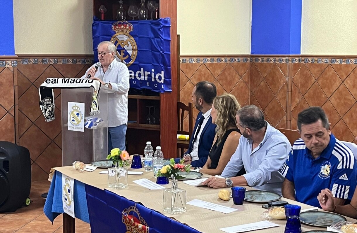 José Luis Camacho , mantenedor del acto