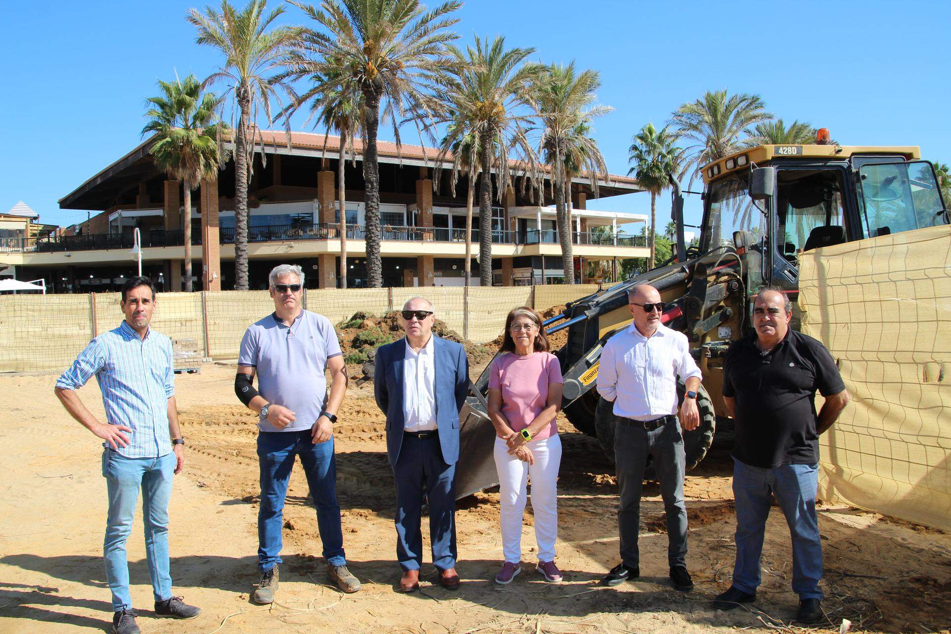 Visita al inicio de las obras del saliente central del Paseo Marítimo