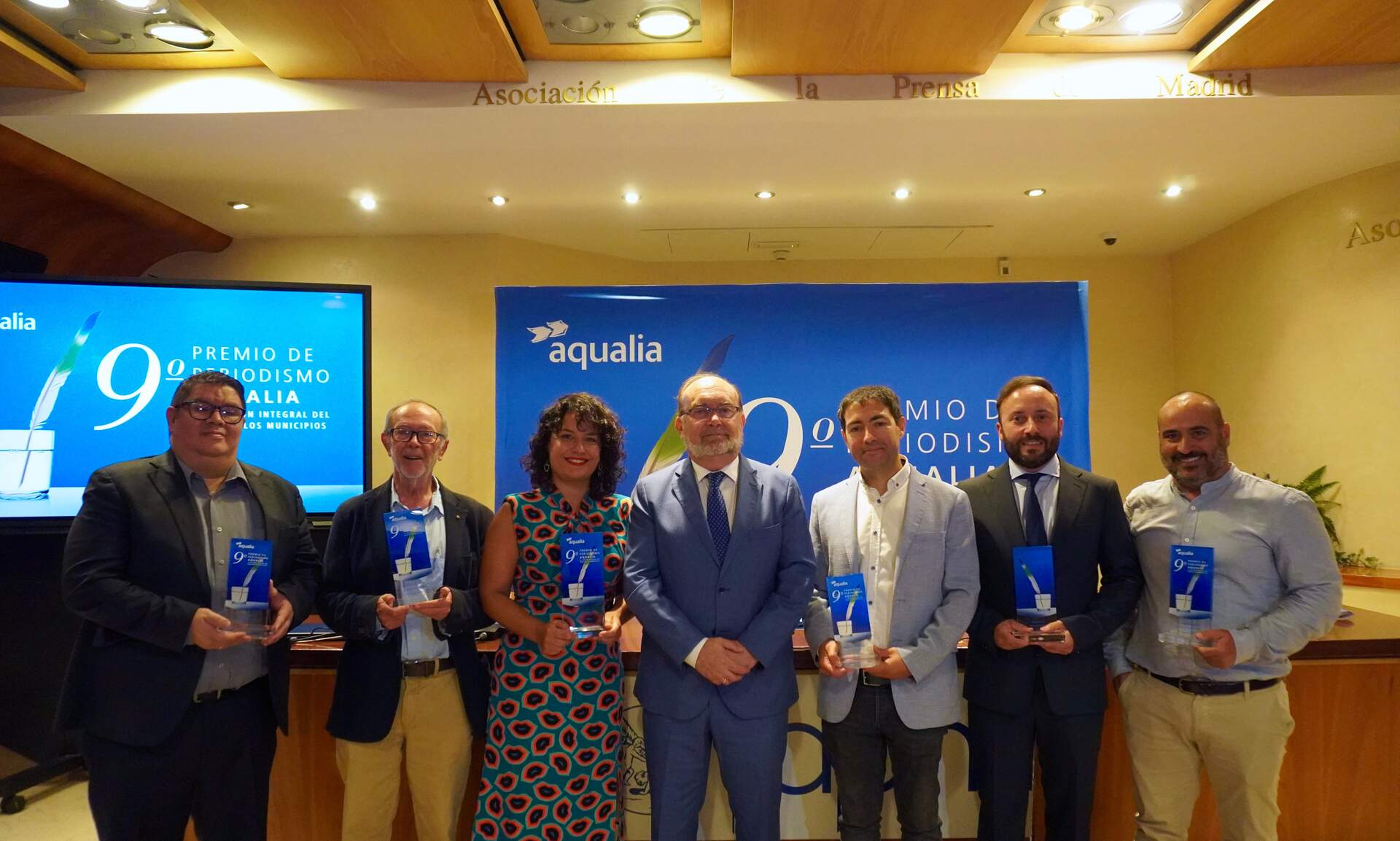 Los finalistas de la última (9º) edición del Premio de Periodismo, con Lucas Díaz, director España de Aqualia