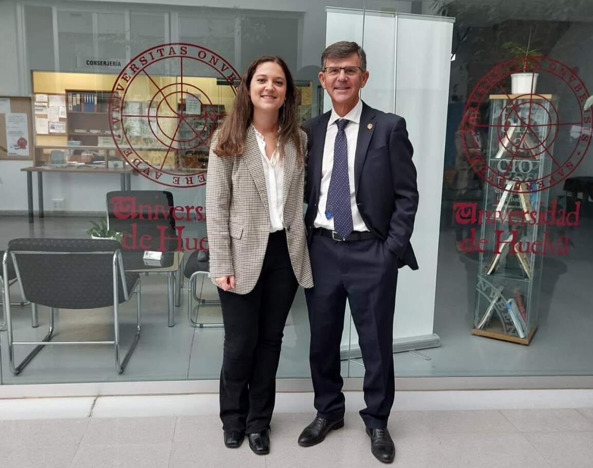 Junto a su hija Sara