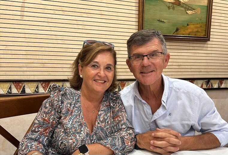 Junto a su esposa  Esperanza Rivero