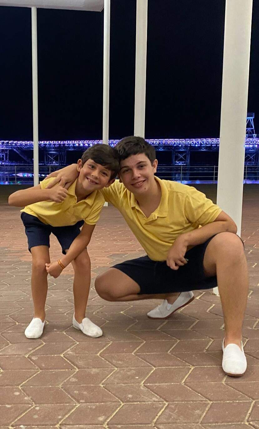 Sus dos grandes tesoros, sus hijos Raúl y Pablo