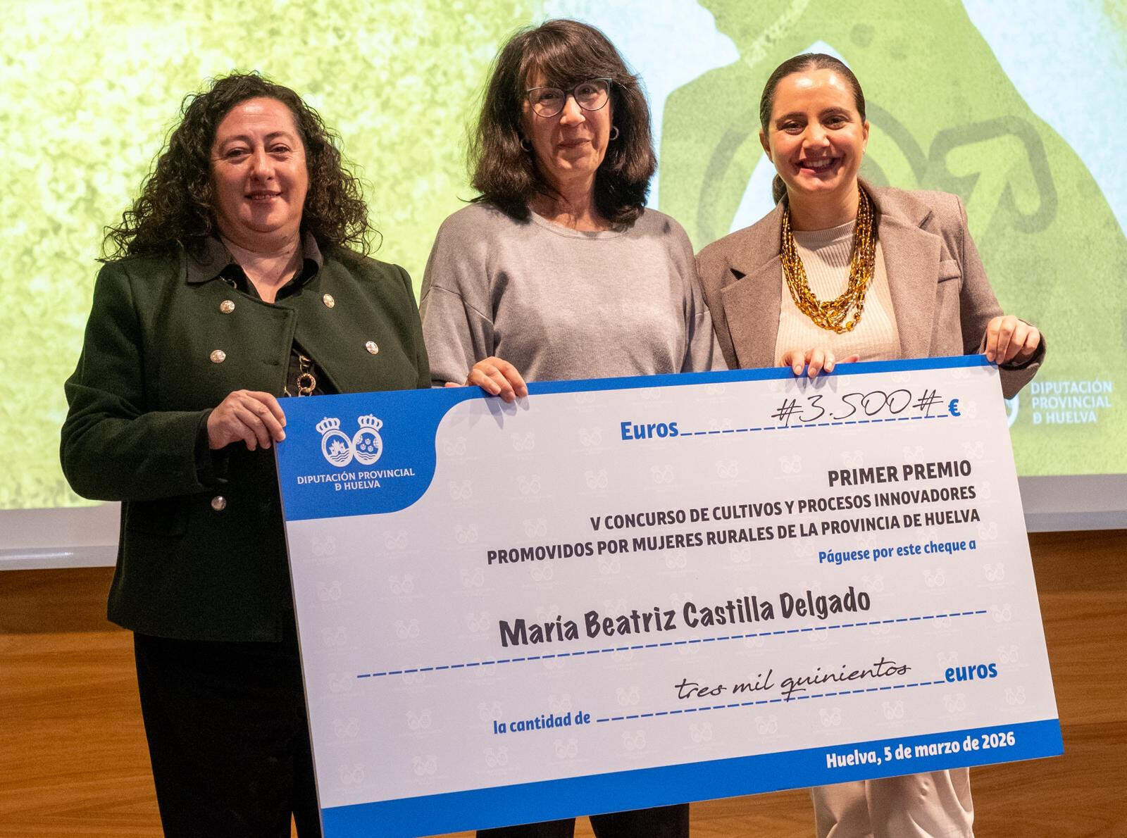 Javier Rebollo y María Beatriz Castilla, premiados por sus proyectos innovadores en el campo onubense