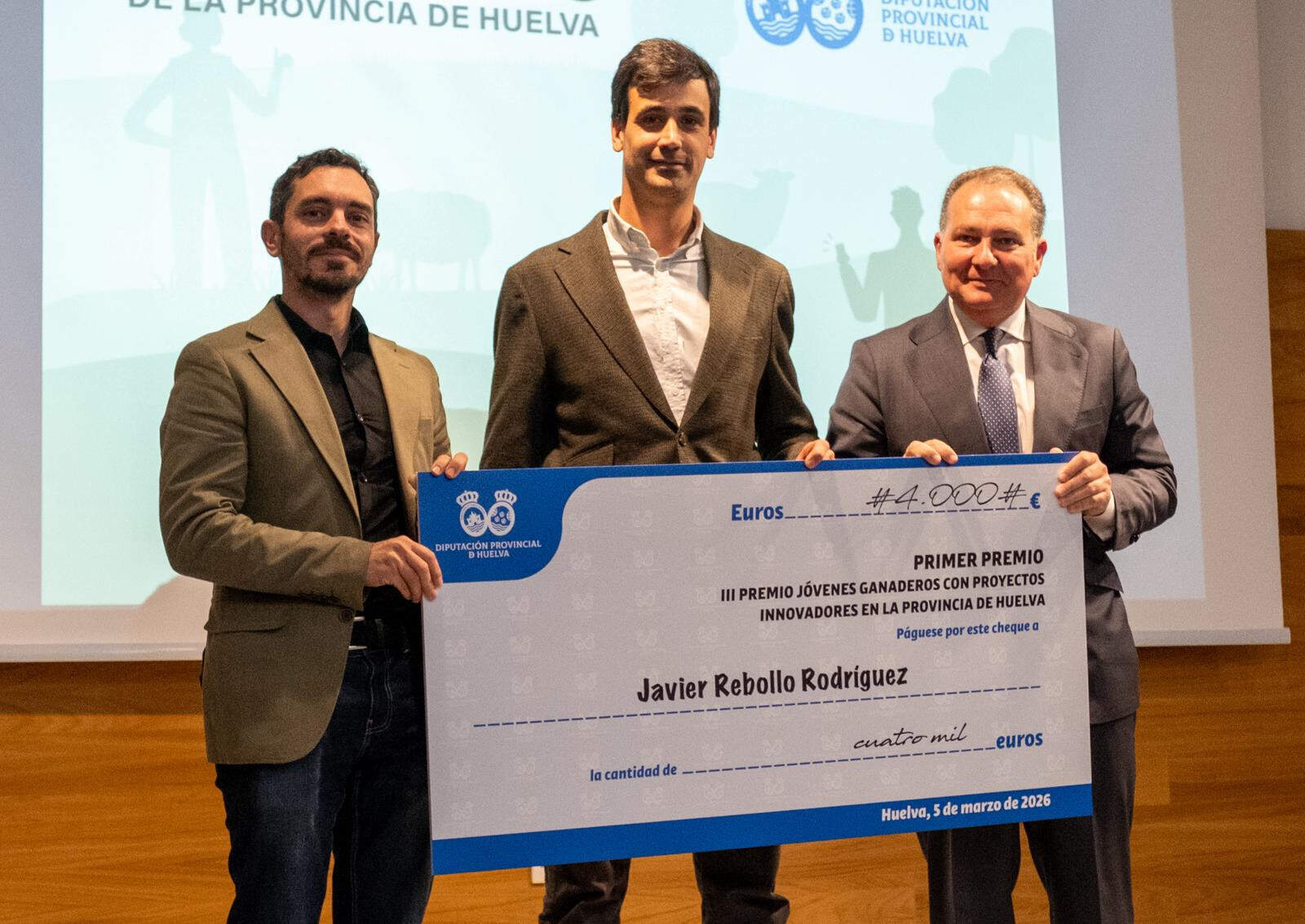 Javier Rebollo y María Beatriz Castilla, premiados por sus proyectos innovadores en el campo onubense