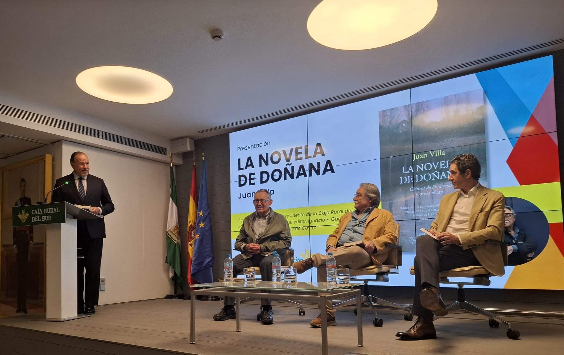 Un momento de la presentación de la novela el pasado día 14 en Sevilla. La próxima cita será en Huelva, el día 28 en Casa Colón