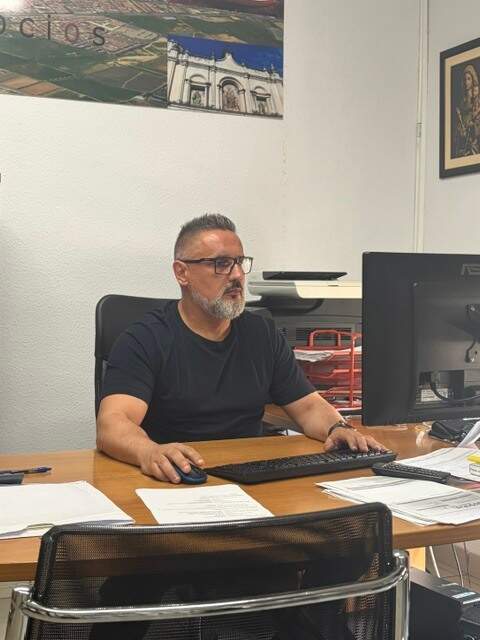 Durante la jornada laboral en su gestoria