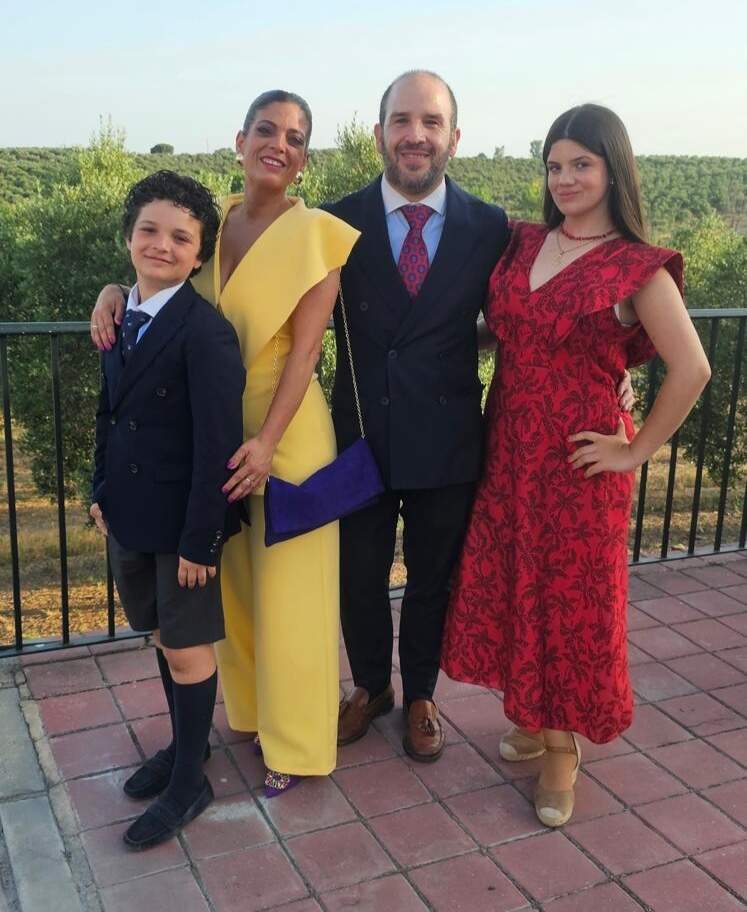 Luismi con su esposa Virginia y sus hijos Carmela y Luis