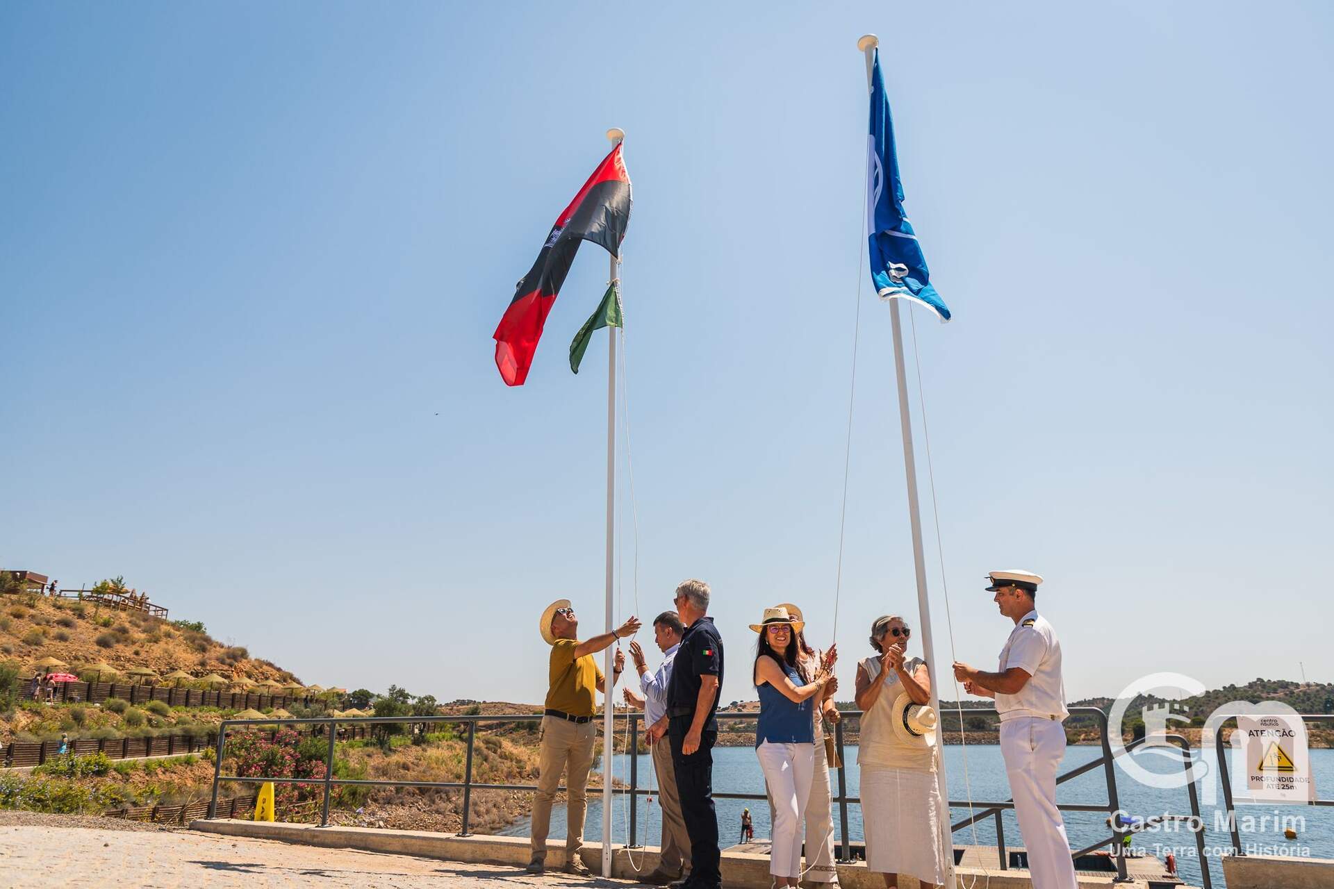 Izada la primera Bandera Azul en una playa fluvial del Algarve