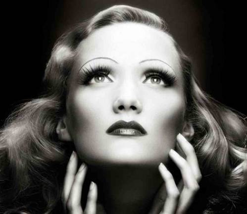 Marlene Dietrich: Un ángel en blanco y negro