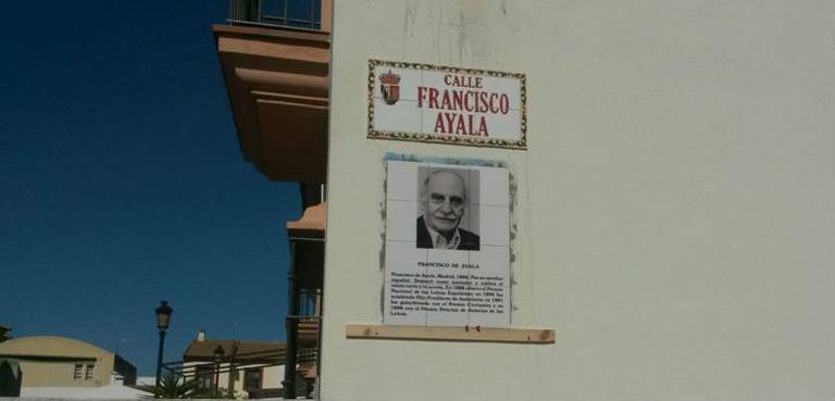 Calle Francisco Ayala