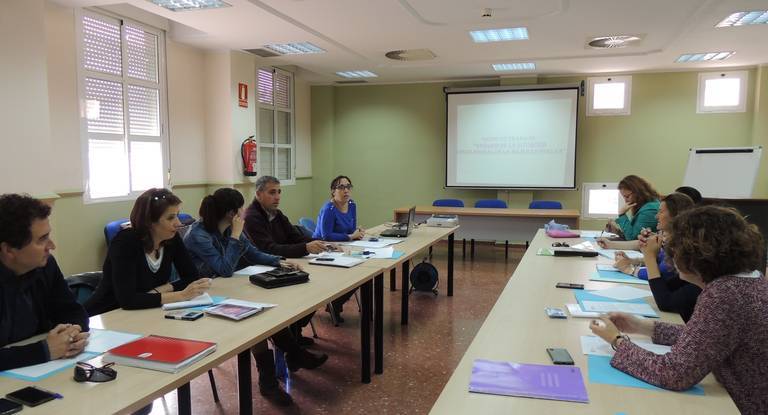 Trabajan en nuevas medidas para la dinamización laboral de la mujer en Huelva