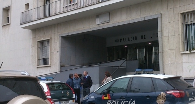 Admiten ante el juez que llevaron a la menor de La Palma a un prostíbulo pero niegan la violación