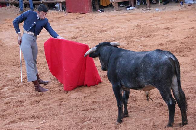 Sueltas de vaquillas y ‘Día del Sanjuanill@’ en la víspera del día grande de las fiestas de San Juan 1 Sanjuan03