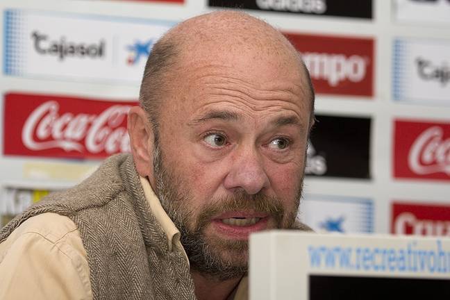Burlas en inglés contra Comas, que denunciará el pirateo del Twitter del Recre en ese idioma