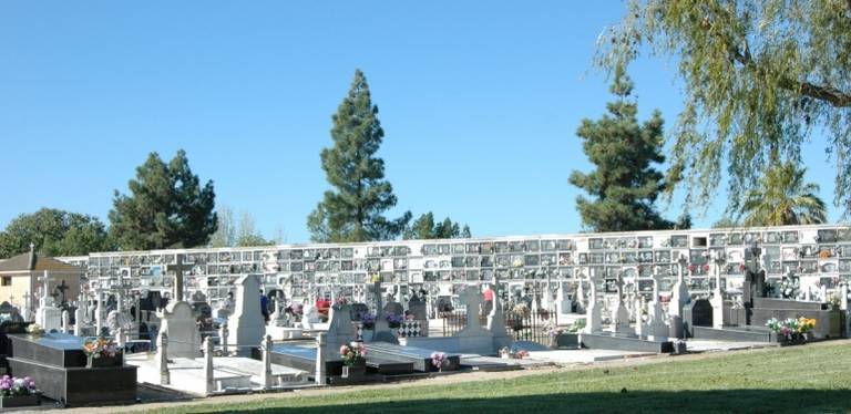 Emtusa ofrece un servicio especial para visitas al cementerio