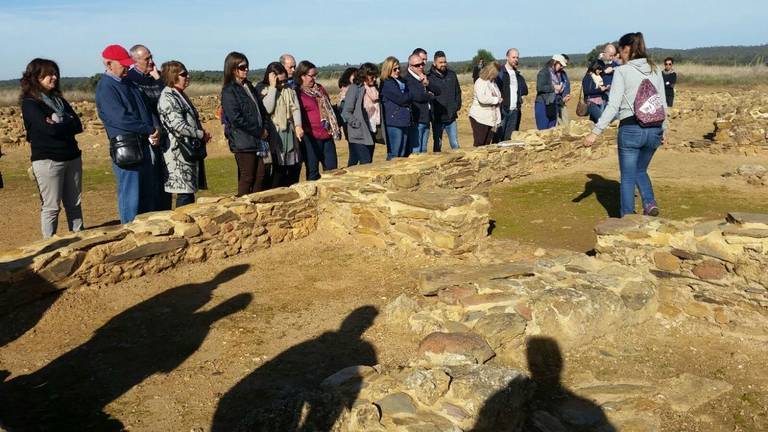 Unas 300 personas, en las visitas guiadas al Dolmen de Soto y Tejada la Vieja