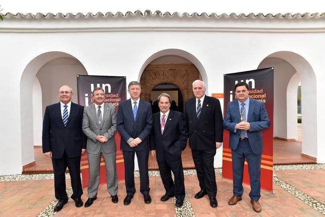 Fundación Atlantic Copper, Ayuntamiento de Palos y el profesor Juan M. González, Medallas de la UNIA 1 familia
