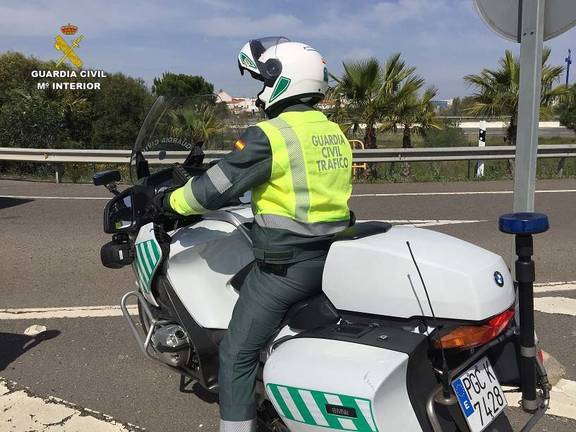 Dos heridos en un aparatoso accidente en la A-5050 dirección a Punta Umbría