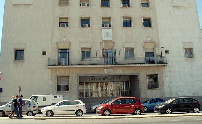 La Junta abona 476.000 euros a procuradores y abogados por la justicia gratuita