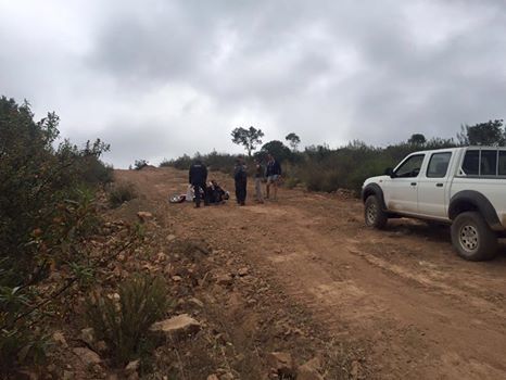 Rescatan en Zufre a un motorista perdido que sufrió un accidente en un cortafuegos