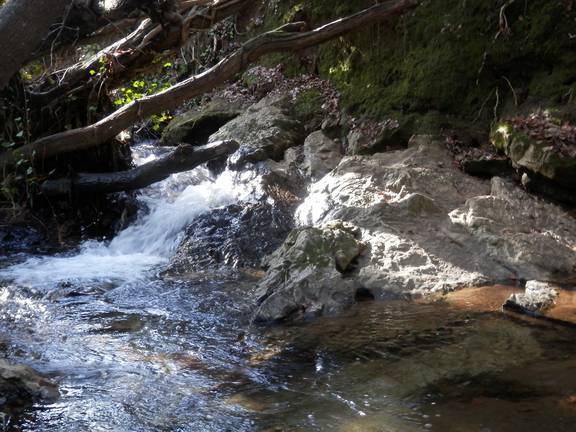 Ruta senderista en la Sierra por uno de los cursos fluviales más espectaculares 2 Ruta senderista en la Sierra por uno de los cursos fluviales más espectaculares
