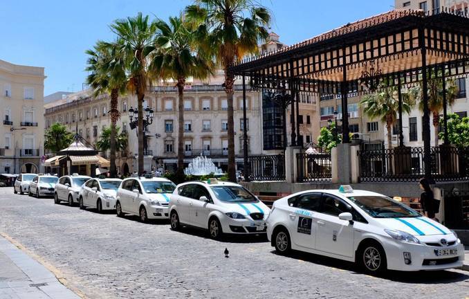 El Ayuntamiento de Huelva revocará seis licencias de taxis