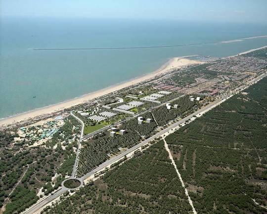 La subdelegación del Gobierno refuerza el trabajo de las obras de emergencia en la playa de Mazagón