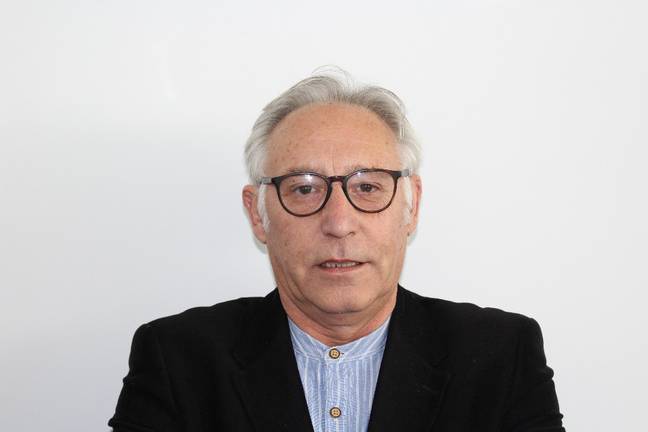 ‘Los otros que me habitan’, de Paco Huelva, incluida en ‘Espacios de Pensamiento y Literatura’