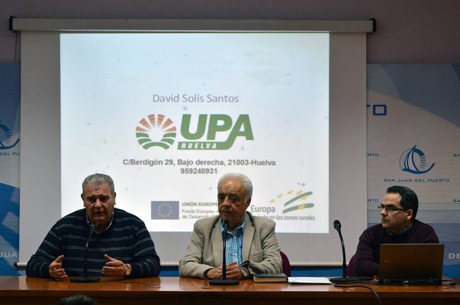 UPA Huelva enseña a los agricultores de San Juan a gestionar el agua de riego