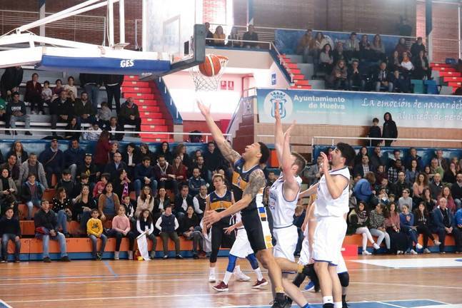 Davis se sale en el mayestático triunfo del Enrique Benítez sobre el Marbella (89-77)