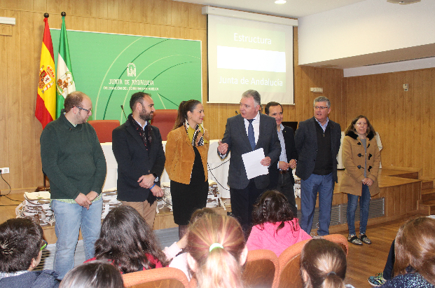 La Junta celebra con 75 escolares una jornada de puertas abiertas