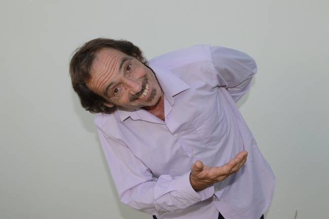 El actor Fernando Balbás trae a La 13 el trochodadaismo poético a la carta