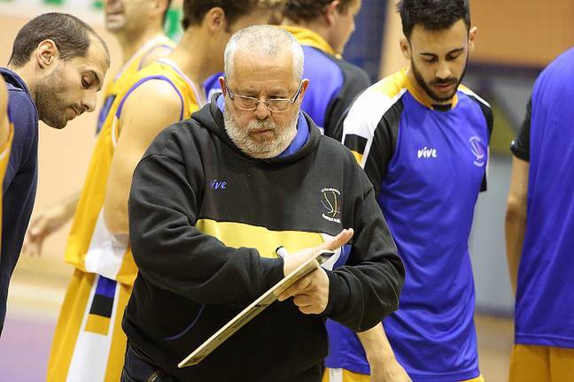 Walls: “El Medacbasket tiene tres americanos, y nosotros tenemos dos y el Estrada”