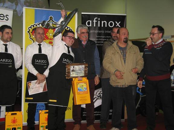 Antonio González gana el VII Concurso Nacional de Cortadores de Jamón de Corteconcepción