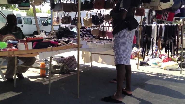 El pleno debate una nueva ordenanza sobre mercadillos y comercio itinerante