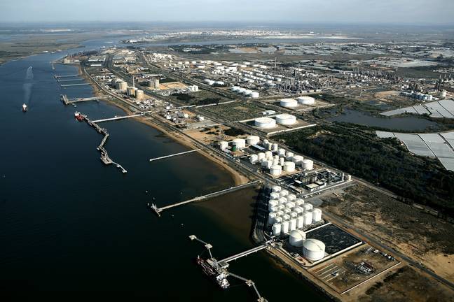 Huelva refuerza su papel industrial con la asamblea de la Plataforma de Parques Químicos Europeos