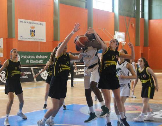 Canterbury levanta 18 puntos y se mete en la final gracias a Koné y los triples (71-54)