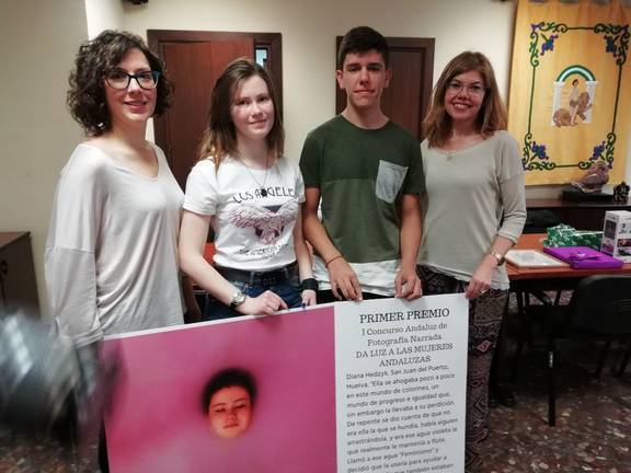 Jóvenes de San Juan ganan un premio de fotografía de Instagram para ‘dar luz a las mujeres’