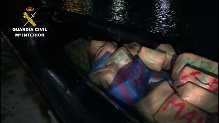 Interceptan una narcolancha con 3.000 kilos de hachís en el Puerto de Ayamonte