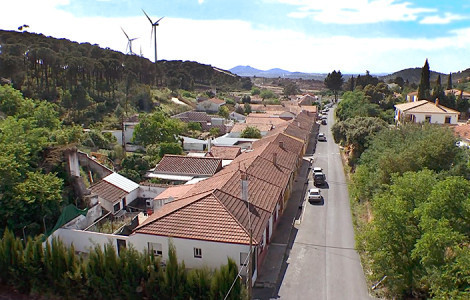 Derriban la vivienda del ex alcalde Alosno por orden judicial y el PSOE cree que fue consciente