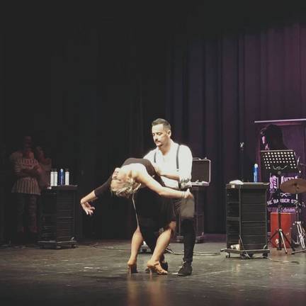 Un onubense pone el mundo a bailar