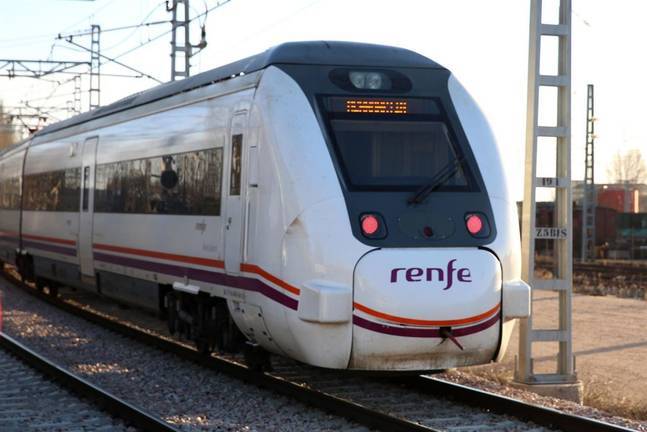 Continúa Cortada La Línea De Tren Huelva Sevilla Y Bloqueados Los Alvia En La Palma