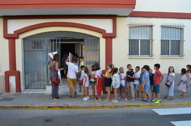 CCOO ve avances en el inicio del curso, aunque “ensombrecido por la precariedad del personal”