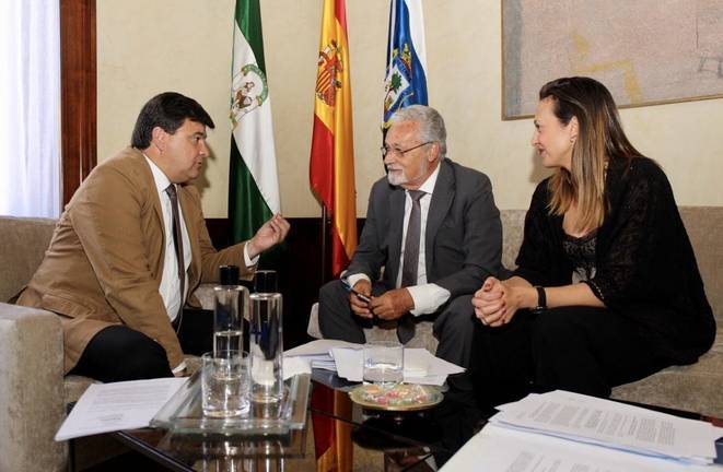 El Defensor del Pueblo Andaluz advierte “comportamiento hostil y entorpecedor” en el alcalde de Huelva