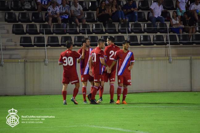 Caye rompe al Badajoz y coloca al Recreativo en la cima de la clasificación (0-1)