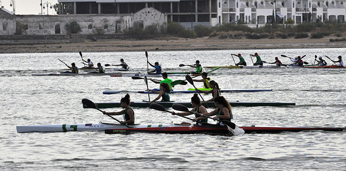 Cerca de 200 deportistas participarán en la Regata Río Guadiana