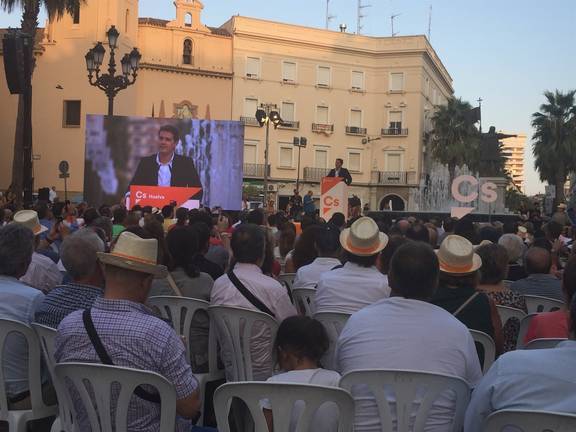 Aviso de Rivera en la Plaza de las Monjas: Ciudadanos tiene la ilusión de ganar, también en Huelva