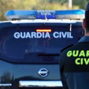 Dejan maniatadas a una menor y a su madre tras irrumpir en una casa en El Rompido