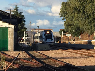 Sale ardiendo un tren en la estación de Calañas y desalojan a 150 niños